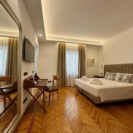 St. Peter' Six & 4* Ρώμη