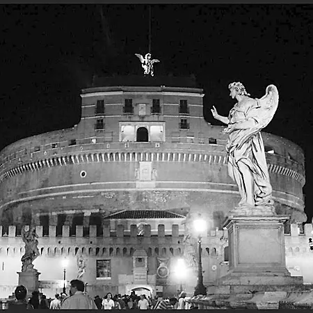 Oda ve Kahvaltı St. Peter' Six & Roma