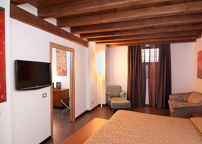 St. Peter' Six & Panzió Róma